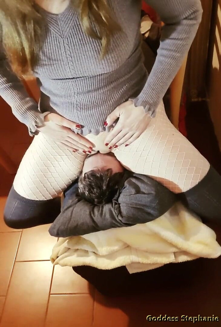 goddess82: Miluji vidět, jak trpíš pod mojí kundičkou!
