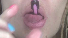 Sexy a mokrá show zubního kartáčku !!