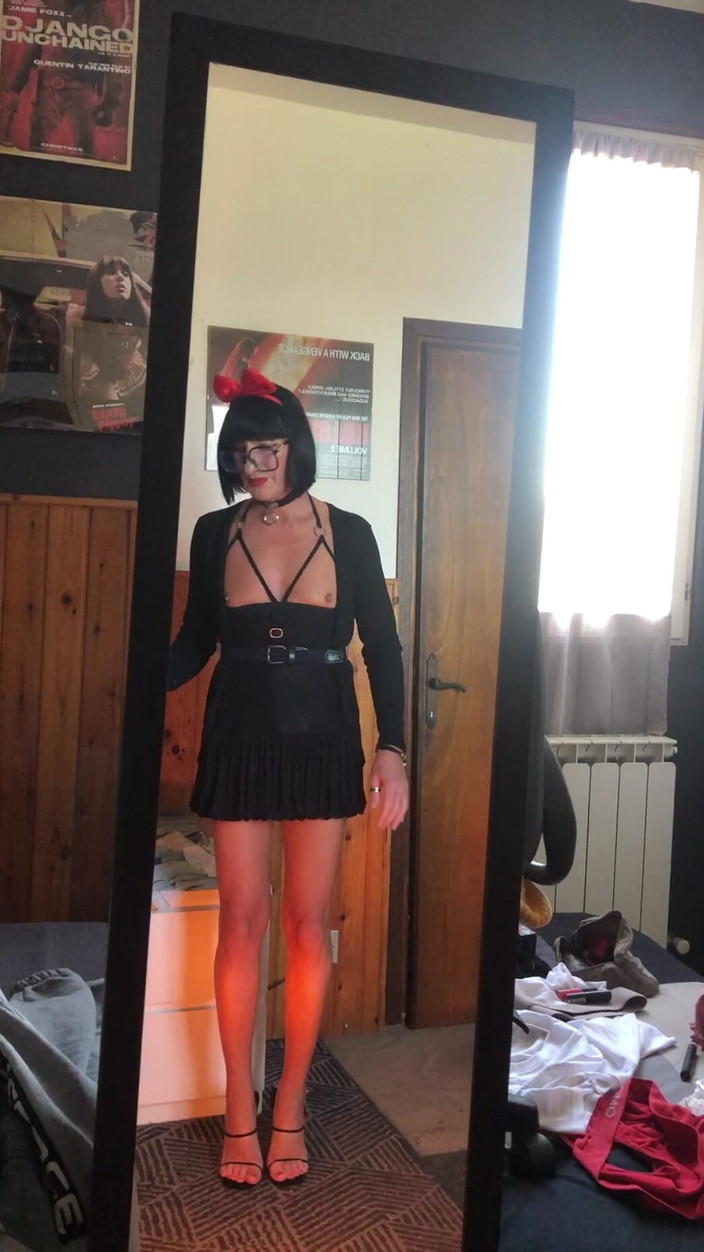 Andreina Naty: Göğüsler, Piercingler Ve Yürüme