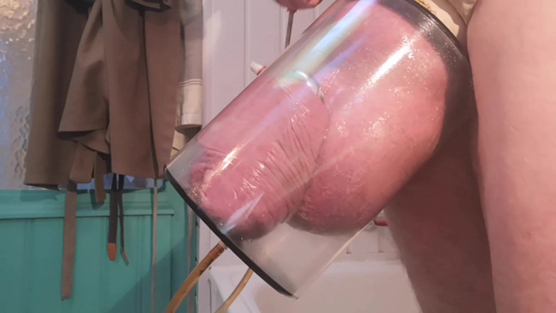 Monster_Meat_: Extrémní pumpování uvnitř 2 jevištní trubice!