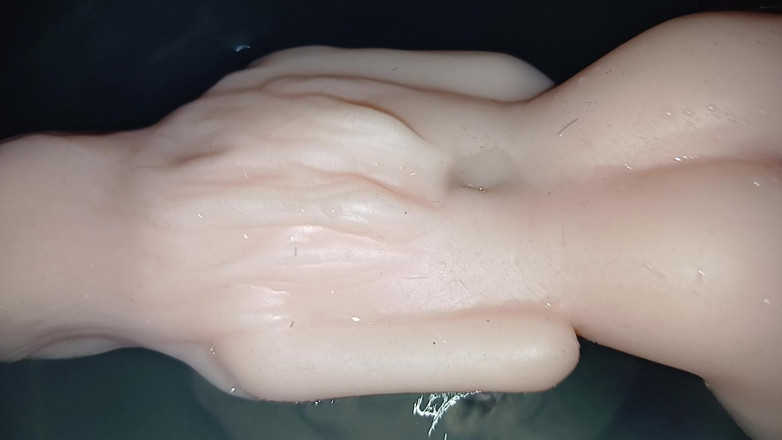 LunaDesire: Lunadesire Istri Yang Bertubuh Mungil Sangat Menginginkan Penis Raksasa Milik...