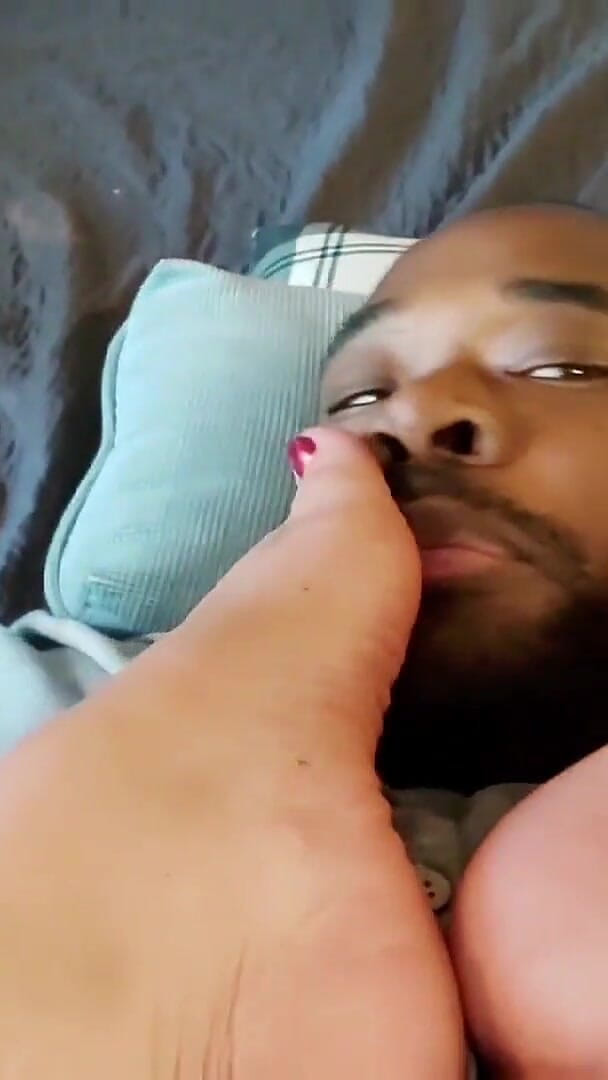 Foot Patrol: Candice's Virgin Size 12 Feet N and Her 1st Toe Sucking Experience