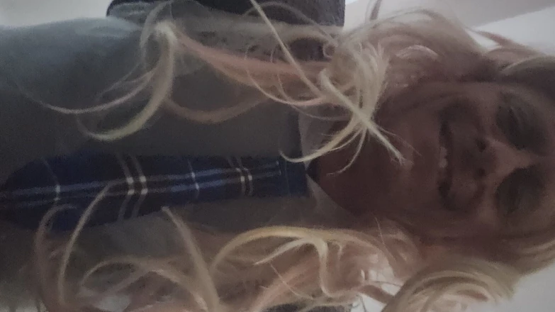 Jasmine Sub: Сисси трахает дилдо в гэнгбэнге