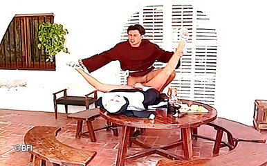 Hardcore Lovers: 金发修女被她的混蛋操菊花