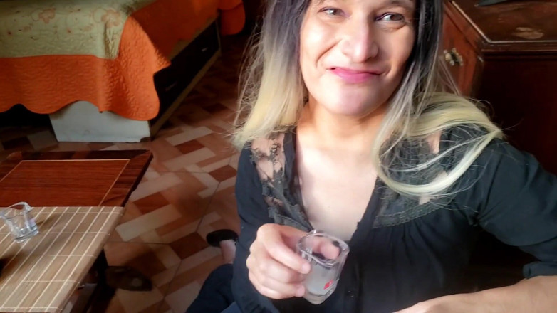 Agnes Swallow: Ingoia un doppio colpo
