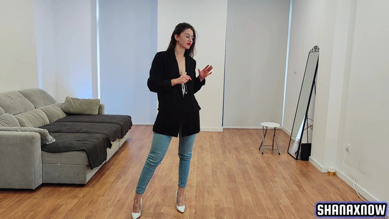 Shanaxnow: Real Estate Agent Embarrased Buttcrack Jeans Fetish Big Ass