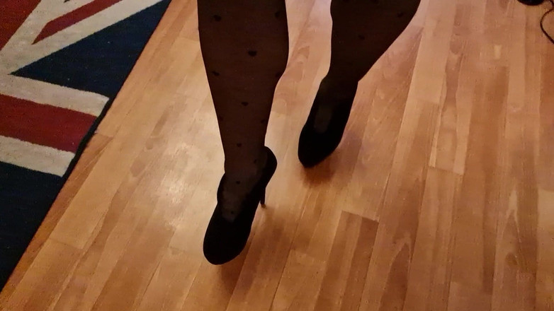 Milosbroz: 섹시한 하이힐 트리오, 몰래 타이츠를 입고 하이힐을 신고 놀고 있다