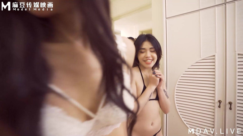 ModelMedia Asia: MD-0166 Trois sœurs aînées m’ont forcé à briser ma virginité