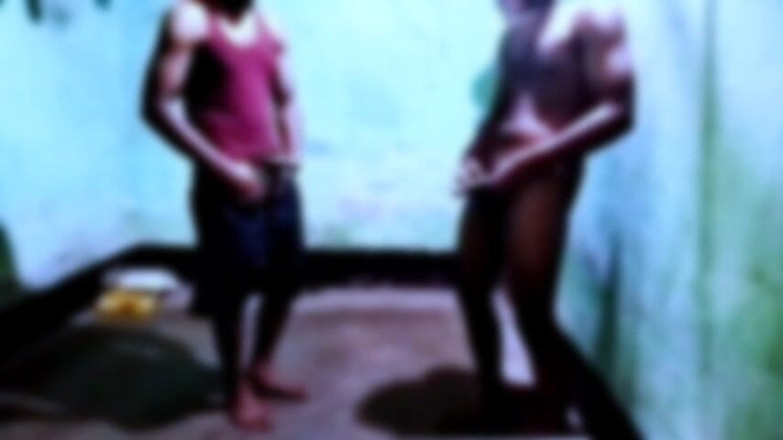 Desi Tits: Granne styvfar Twink pojke knullar bröst gay verklighet sexhistorier