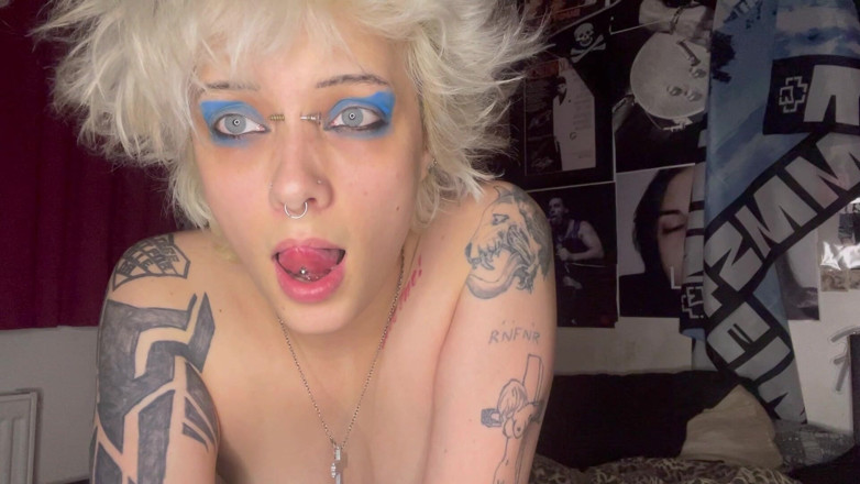 Glitterqueen1999: ¿Puedo abrazarte a tu hermanastro?
