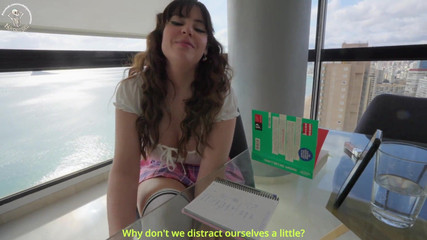 Pamsnusnu: Sınıf arkadaşım Espanglish'e çalışmaya geliyor ve sonunda sikişiyoruz