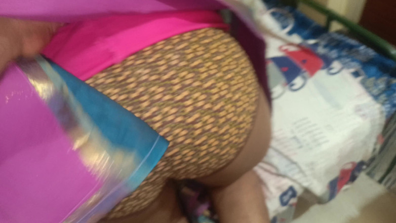 Apple baby: Romance de ama de casa con sari pattu