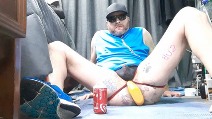 Ryan743: Schwule anal versaute web-schlampe steckt soda dosen in arschloch