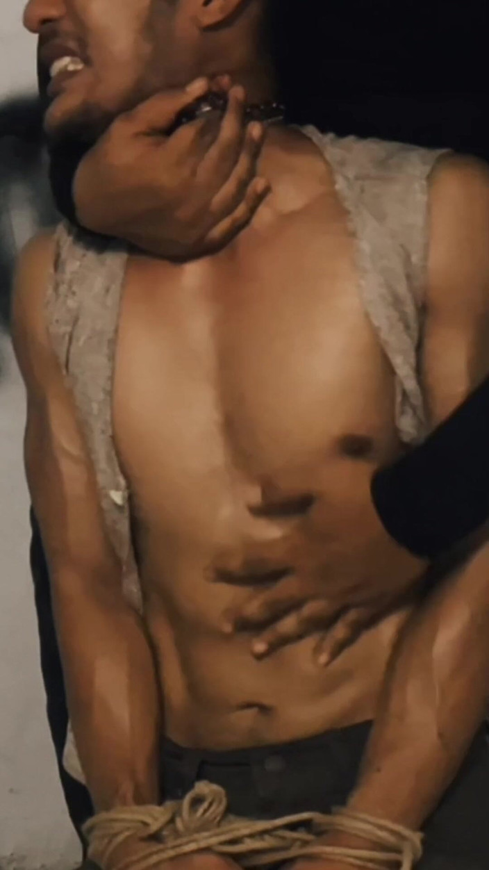 Anvelaz: Bondage Guy e Humilation