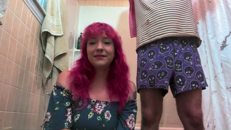 lilredvelvettt: Big Dick Pees on You