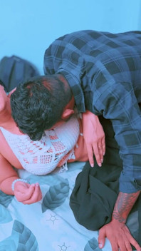 Peituda Esposa Leitosa Traida Pelo Amigo Do Marido No Quarto Privado