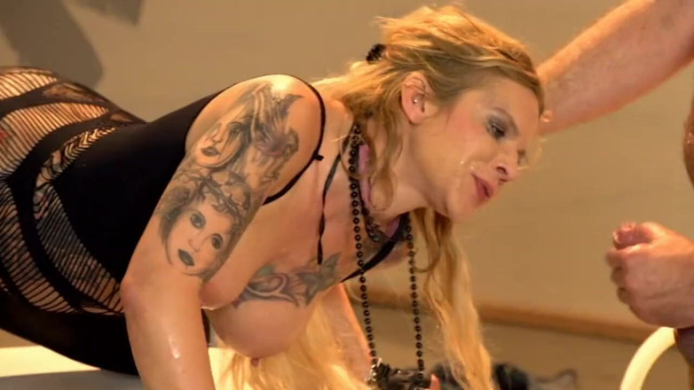 Deutschland porn: Mia De Berg pervers - Scéna # 01