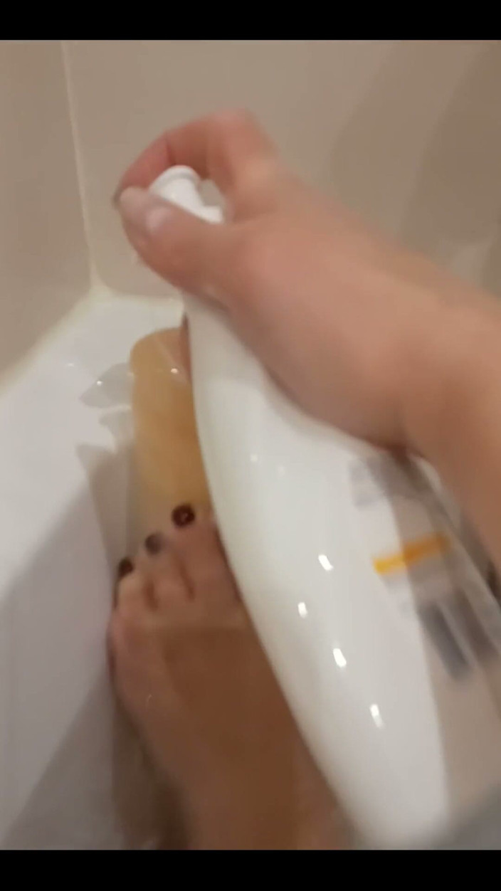 Dominatrix Miss Patricia Stark: Ngày 1. Chờ đợi gợi cảm cho đến khi tôi tắm xong và...