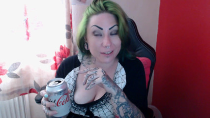 Tattooed Milfy Mama: Silly burps