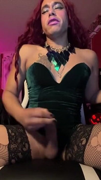 Dressed as Poison Ivy and Cumming