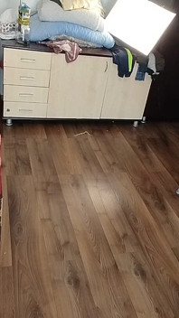 Amateur-ehefrau Tanzt Nackt Ums Haus, Große Nippel, Dicker Arsch.