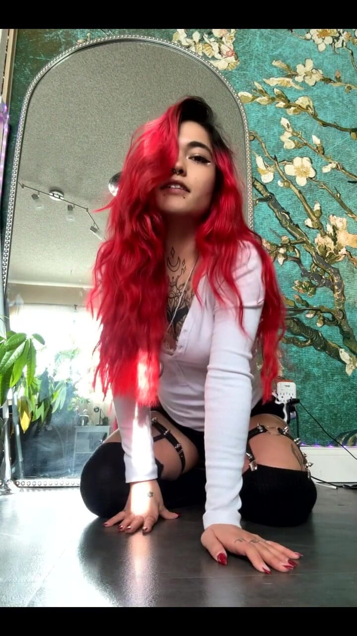 lilRavenFox: Biarkan aku jadi tupai daratmu, bby