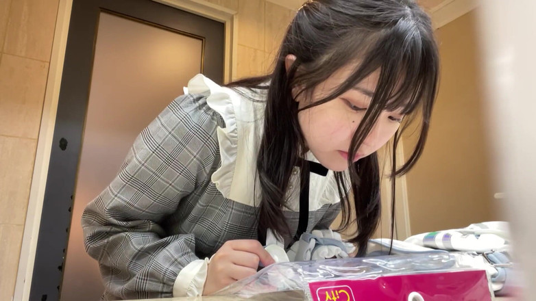 DOC channel: Красива жінка, яка хоче бути артисткою, носить костюм кібер-покоївки і займається сексом у кремпаї! [Луна (20)]