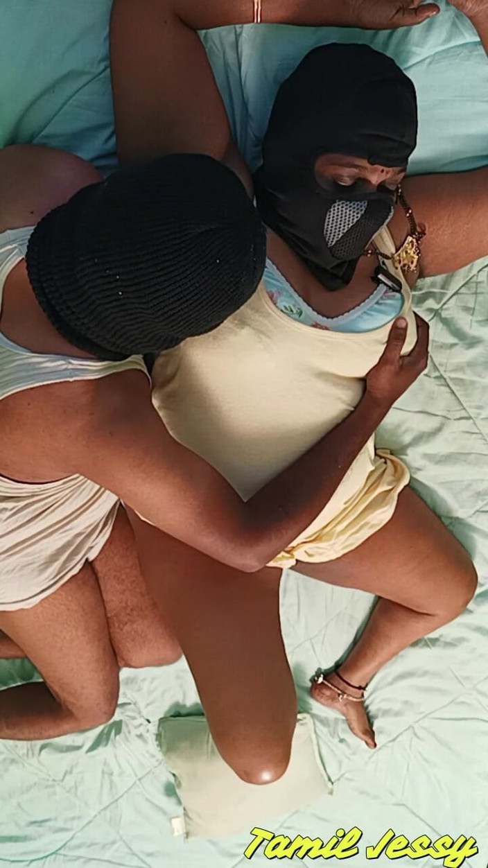 Tamil Jessy: 後背位ファック