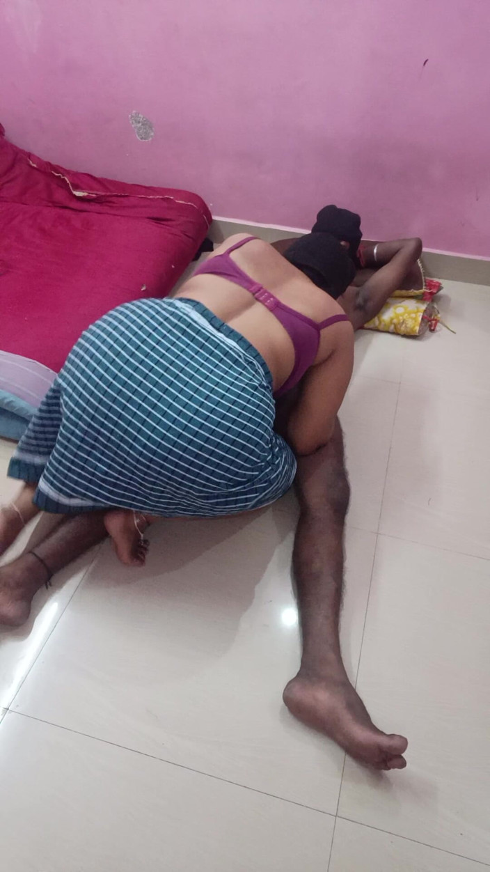 Reshmahotever: La moglie tamil si scopa il marito