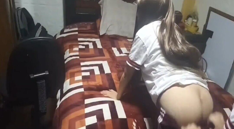 Astrid Cute: 대학 방과 후 그녀의 학생! 그들은 숙제를 할 남아 있고 나는 내 파트너를 따먹어!