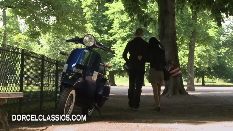 Dorcel classics: Des amants font un quicky dans le parc