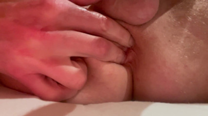Nlporn: Holandesa magra brincando com bunda magra