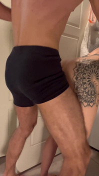 Ela presa na roupa só goza dentro pode ajudá-la