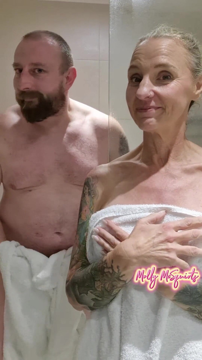 Molly McSquirts: Londoner ke saath shovar aur peshaab