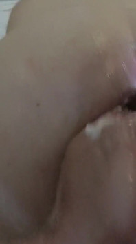 สองมือดีกว่าหนึ่ง เอาเข้าไปในรูตูดฉันเลย