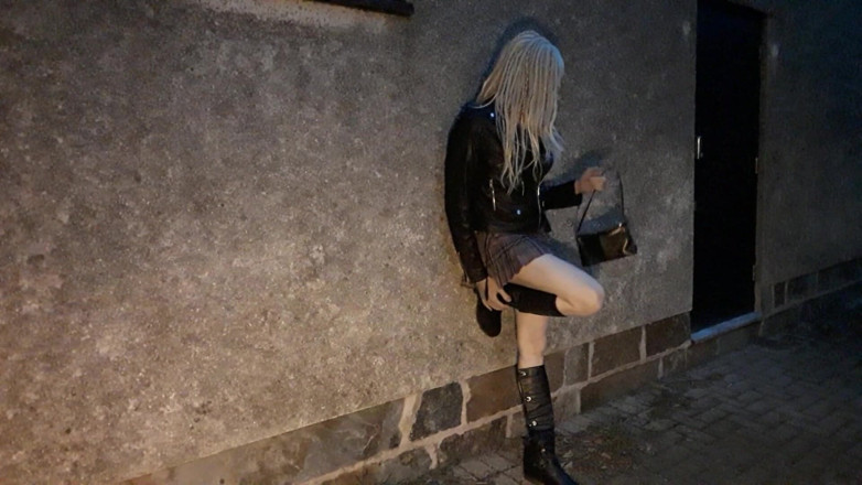 The Midnight Minx: Rumhängen auf den lokalen dogging-Toiletten