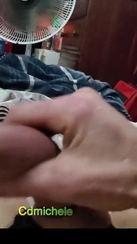 Cdmichelle tendo uma fantasia sobre outro homem gozando na buceta da esposa