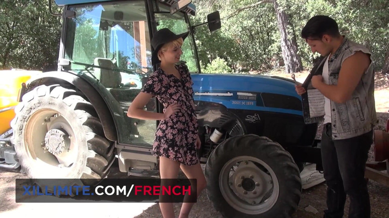 French girls at work: एक किसान के साथ ग्रामीण इलाकों में सेक्स