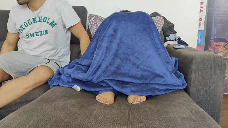 Miss Squirting: Üvey erkek kardeşim beni mastürbasyon yapıyor