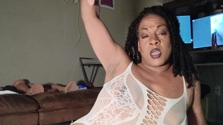 KNKY Bee: 额外的马虎深喉