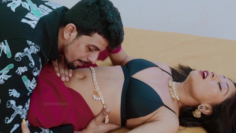Kilash: hot desi bhaartiy asam pornastar Gargi pahli baar saari men...