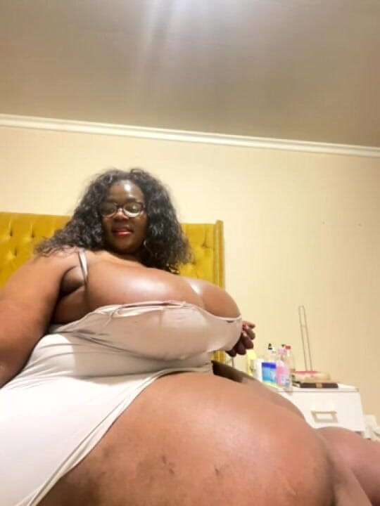 Legendary Booty Overdose: Gros seins naturels qui rebondissent