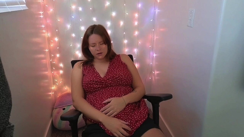 Cassie Curves: Un alieno mi ha fatto gravidanza