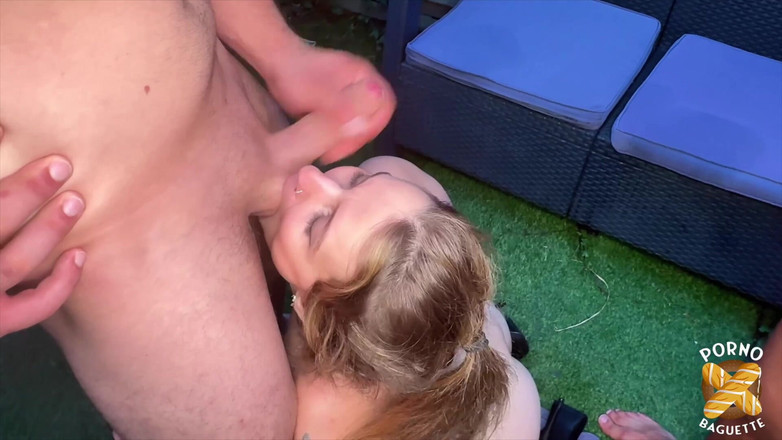 Porno Baguette: Kočka v Mini, Krásná holka, Chce dva ptáky ji ošukat