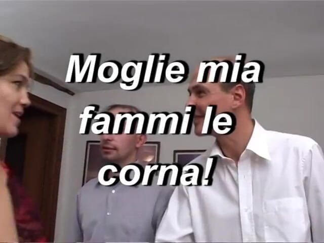 Real Home Made: Симпатичная молодая блондинка делает удивительный минет