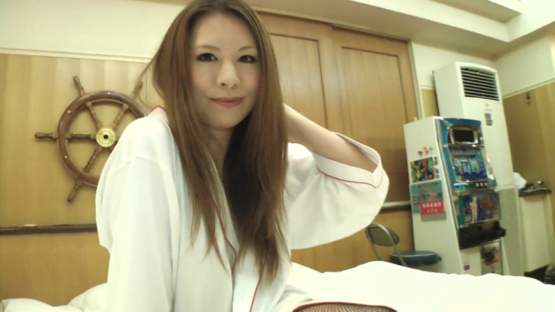 Asian X: Cewek cantik masturbasi dengan jari sampai muncrat lalu menunggangi kontol...