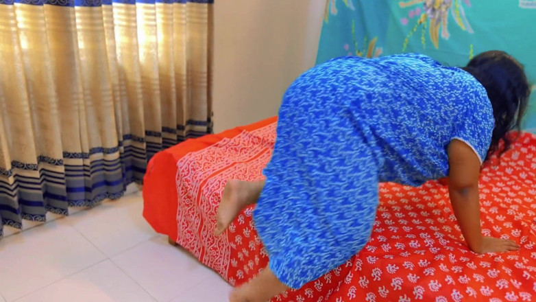 Aria Mia: Marokkanisches heißes zimmermädchen mit riesigem arsch, show vor chef und...