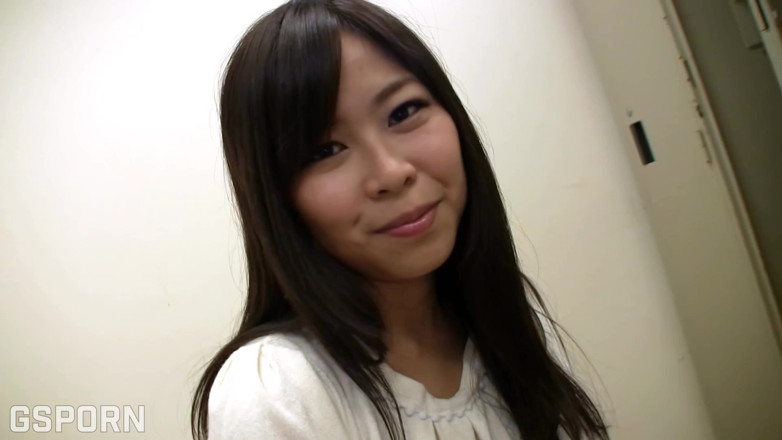Go Sushi: Sexy teen giapponese con la figa pelosa ama il sesso...