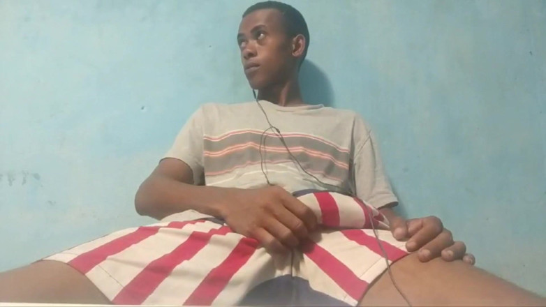 Rent A Gay Productions: Saya mempunyai pancutan mani yang bagus di atas kerusi