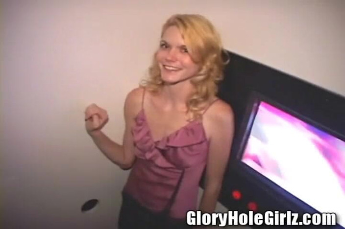 Glory Hole Girlz: Anal only - dünne hure mit blonder ehefrau lutscht schwänze im...